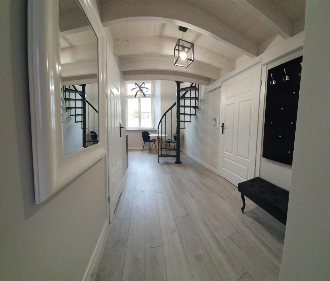 Apartamenty Marzen Еленя-Гура Экстерьер фото